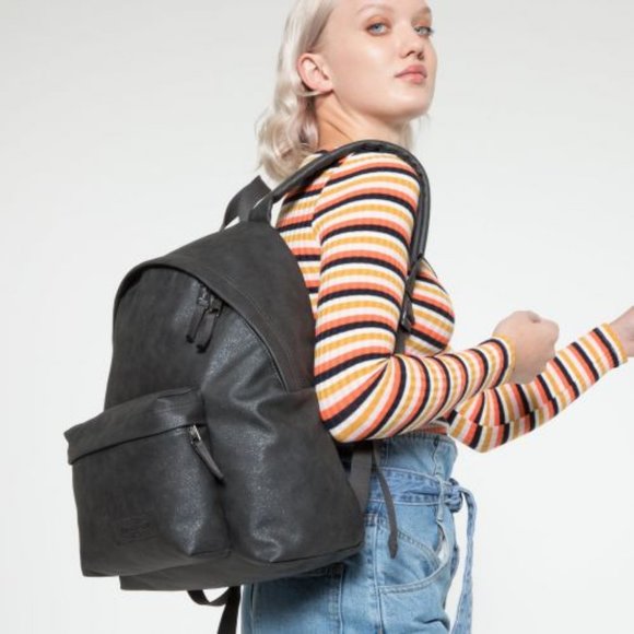 eastpak padded xxl puffed black